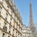 Perfect T2 At The Foot Of The Eiffel Tower-Paris 7