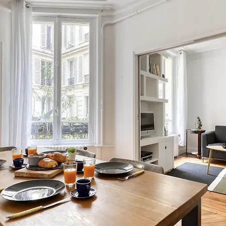 Perfect T2 At The Foot Of The Eiffel Tower-paris 7 Apartment *
