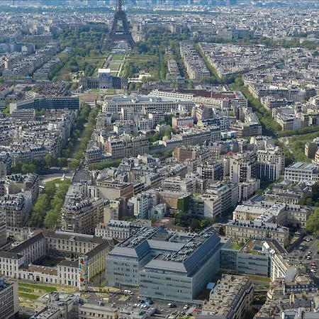 Perfect T2 At The Foot Of The Eiffel Tower-paris 7 * Paris